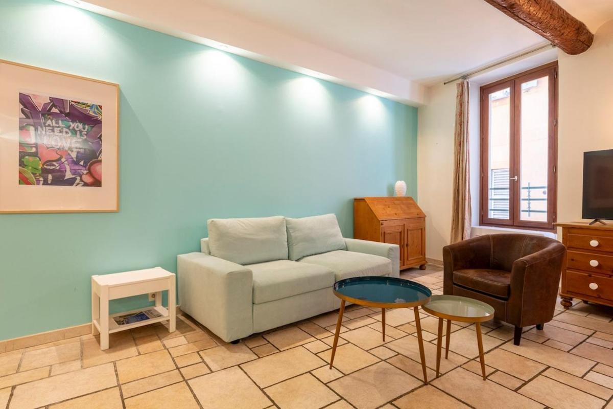 Proche Du Cours Saleya Et De La Plage, Dans Le Vieux Nice, Spacieux Et Climatise Appartamento