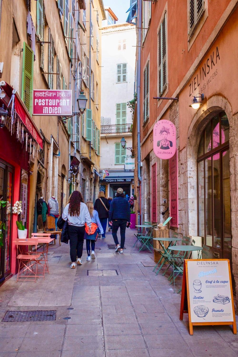 Proche Du Cours Saleya Et De La Plage, Dans Le Vieux Nice, Spacieux Et Climatise Nizza