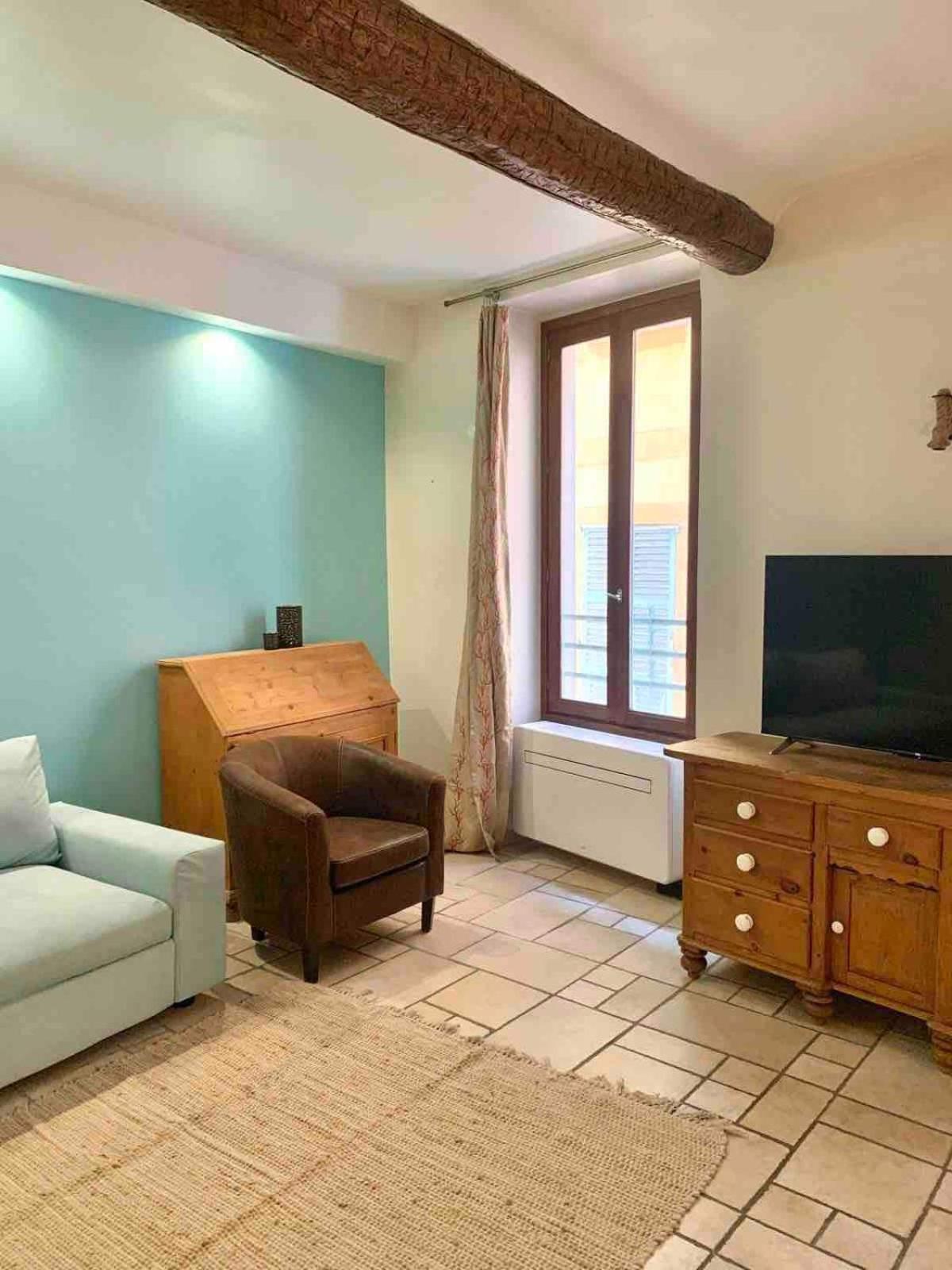 Proche Du Cours Saleya Et De La Plage, Dans Le Vieux Nice, Spacieux Et Climatise Appartamento
