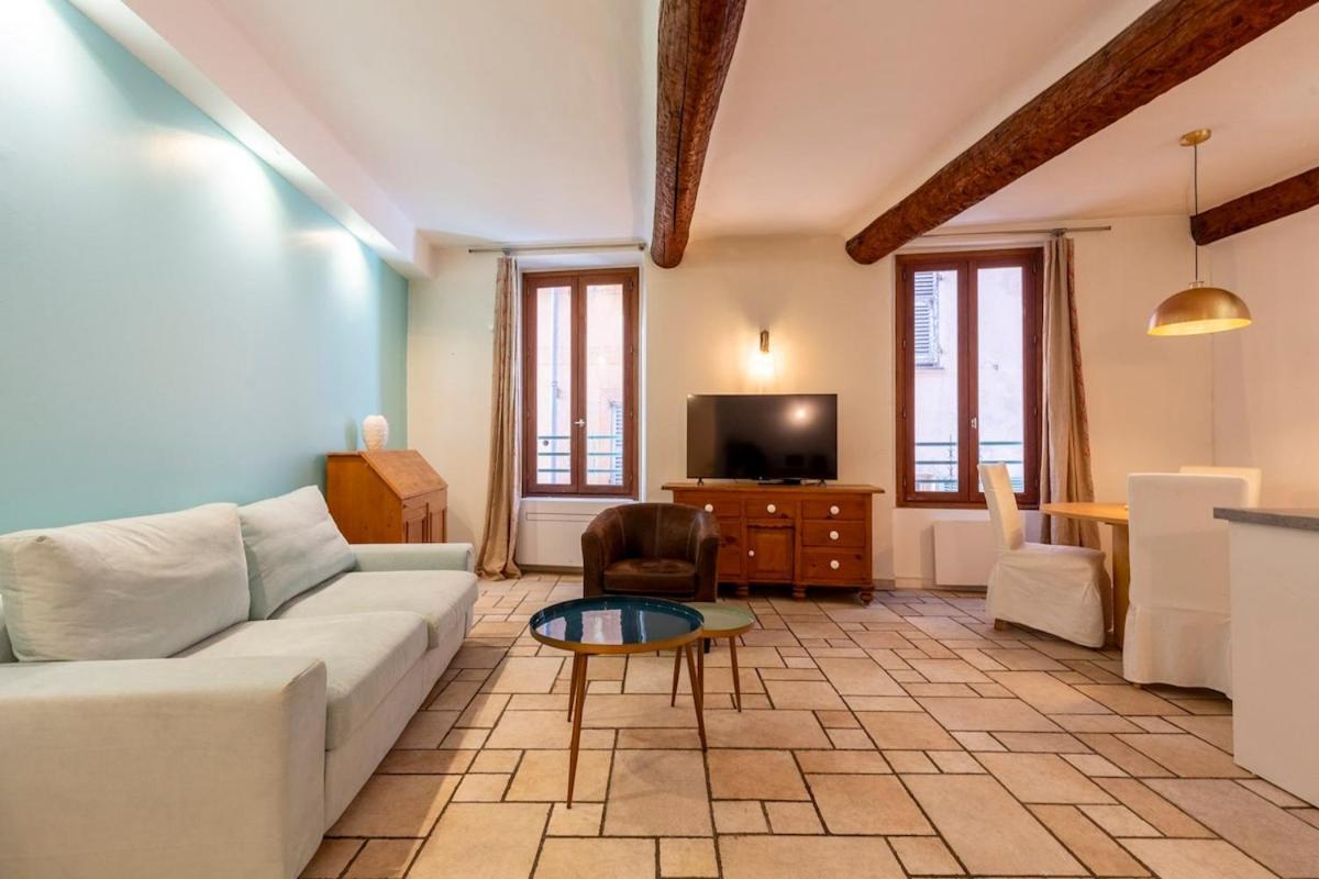 Apartment Proche Du Cours Saleya Et De La Plage, Dans Le Vieux Nice, Spacieux Et Climatise *